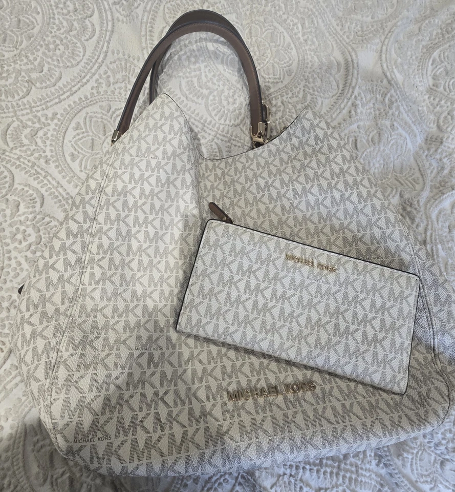 Michael Kors bag & matching wallet - Image 1 of 4