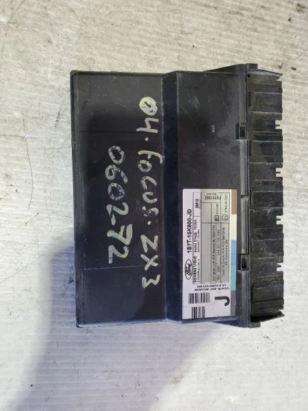 Ford Focus 2001-2007, base multifunción de módulo derecho, PN-1S7T15K600JD Foto 3 de 4