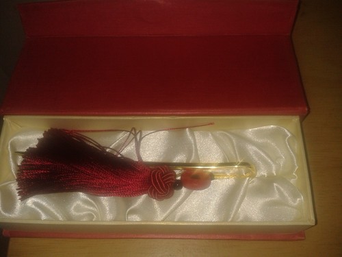 Early 2000's 'Chinese culture gift'gold tone Hook & red tassel book mark (D17) - Picture 2 of 7