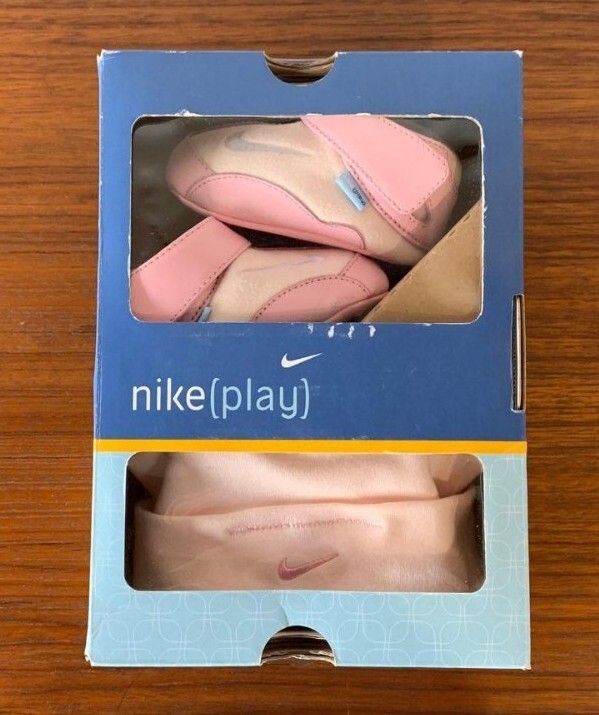 PONY Scarpe e berretto Nike Play Babyfit CB