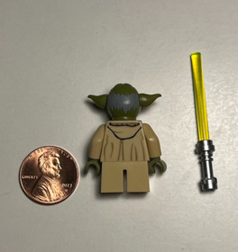 Lego Yoda Minfig w/ Lightsaber Duel on Geonosis Ep 2 CLONE WARS STAR WARS 75017
