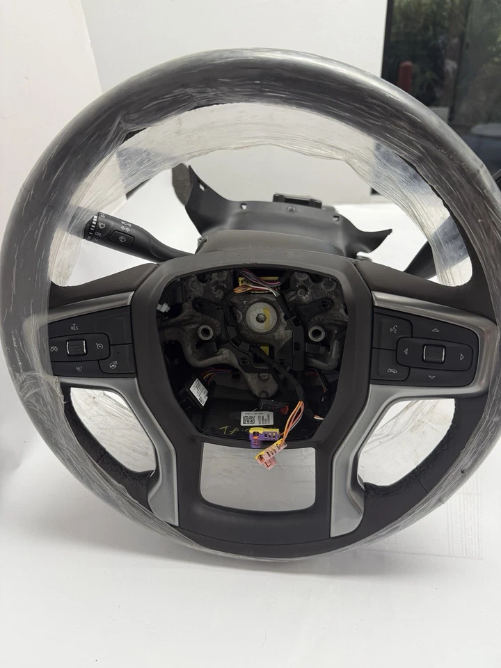 Volante Off 2022 Silverado 2500 HC de cuero marrón/plateado de fábrica OEM usado Foto 2 de 4