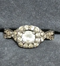 White Saphire sterling silver ring sz. 7 - lab created - pre owned - great cond.