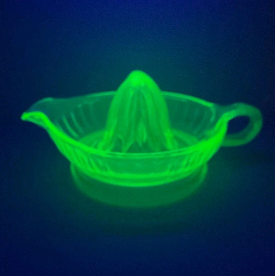 Vintage Uranium Depression Glass Green Citrus Juicer Reamer (B1-G5)