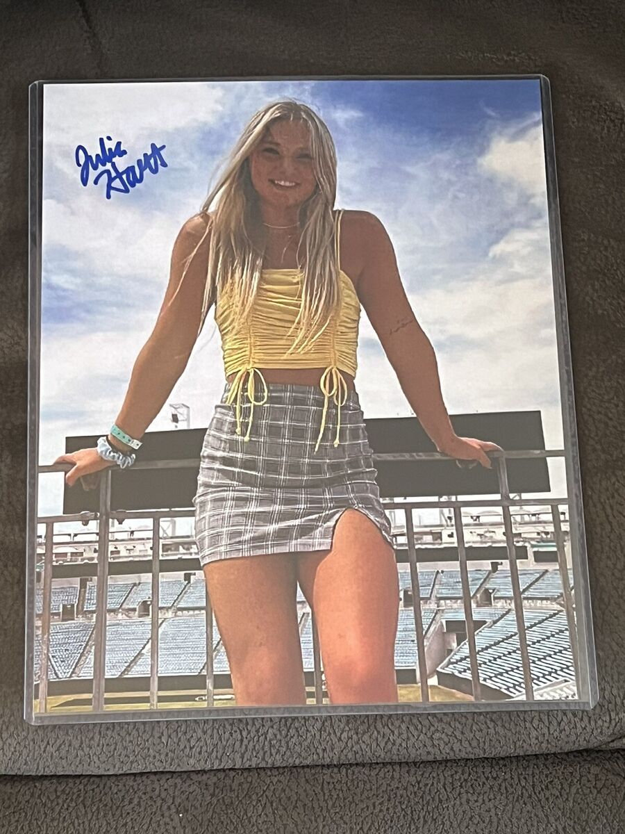 Julia Hart AEW signed autographed photo COA House Of Black Julia Hart AEW signed autographed photo COA House Of Black