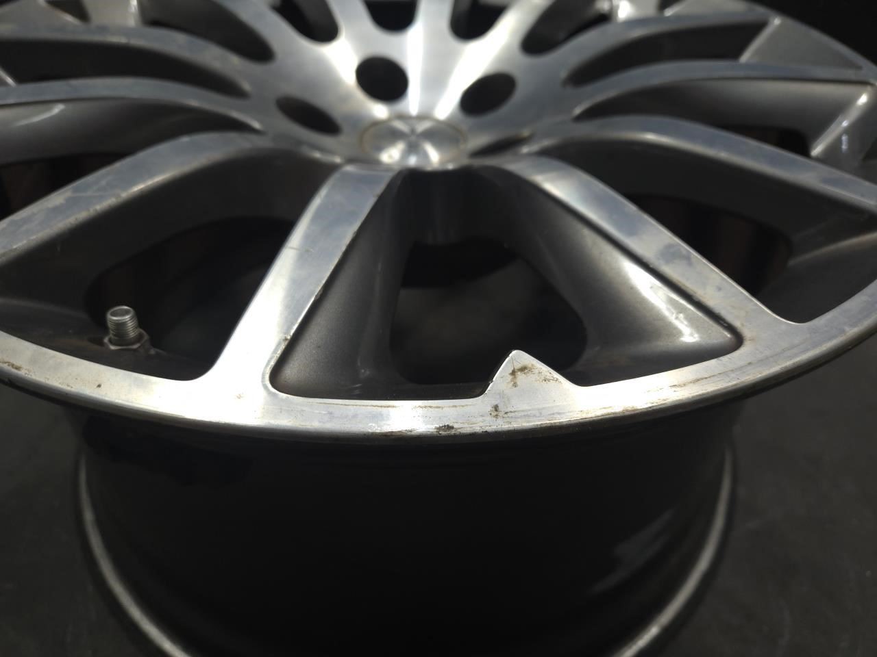 Maserati Ghibli 2015-2017 Wheel P/N 670010981