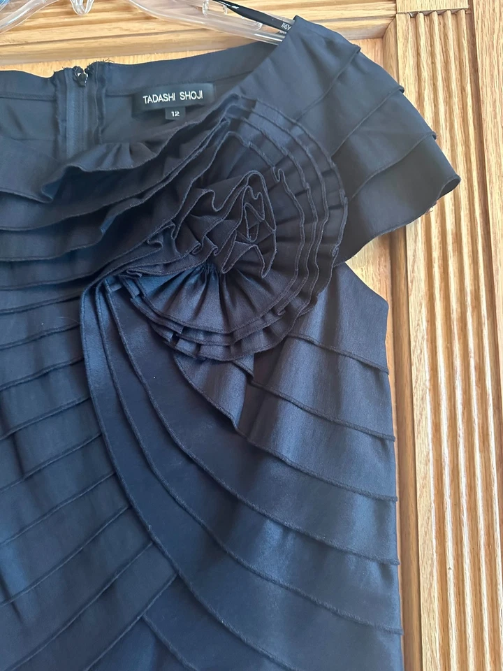 Vestido de Coquetel Tadashi Shoji Preto Tamanho 12 Novo com Etiquetas - Imagem 3 de 4