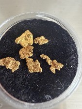 Natural Gold Nuggets/Flakes in Display Case, Gold Bullion, Uncertified