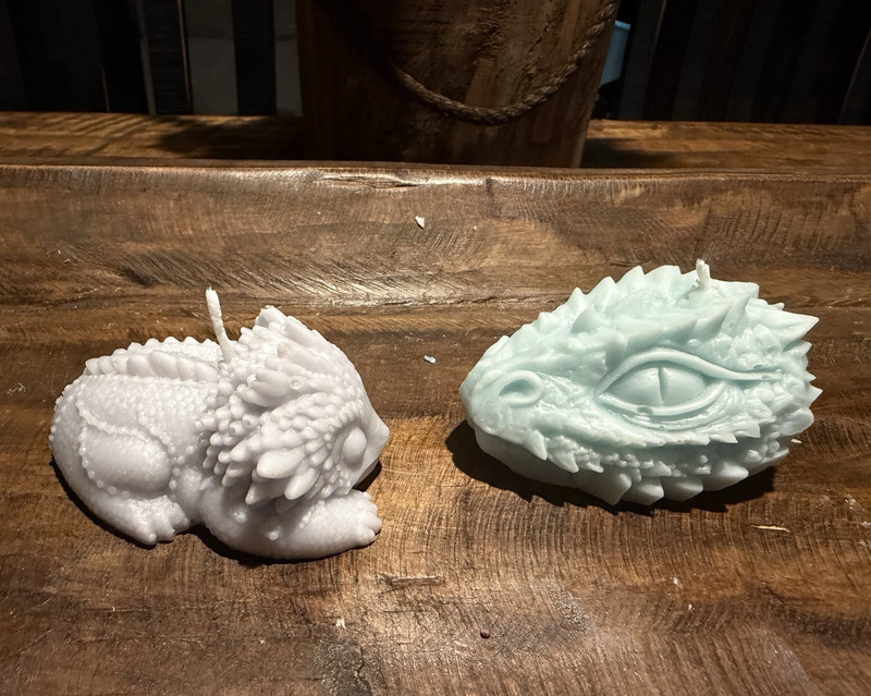Lot of 2 candle Fantasy Dragons
