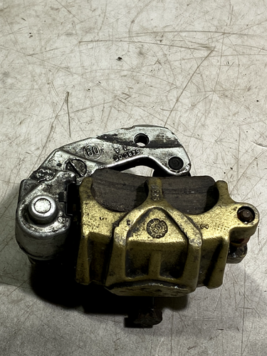 Yamaha YZF R 125 2013 FRONT BRAKE CALIPER AND MOUNTING BRACKET - Picture 4 of 13