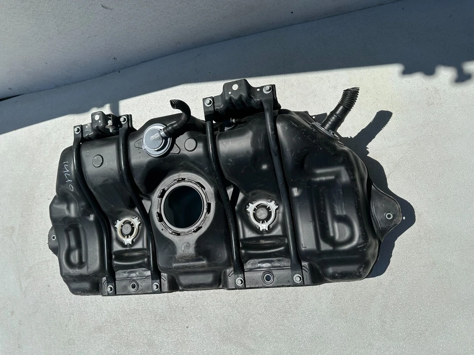 Honda Insight 2019 2020 2021 tanque de gasolina 17500-TXM-A04 OEM Foto 3 de 4