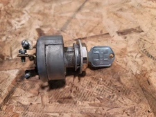 9X4826 Fits Caterpillar HYSTER- IGNITION SWITCH, KEY, Forklift T80D USED POLLAK