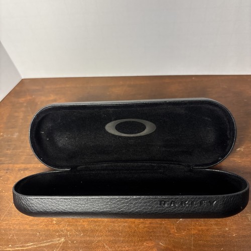 Oakley Black Unisex Hard Case Clamshell for Glasses & Sunglasses.