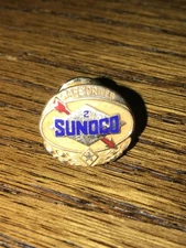 VINTAGE SUNOCO 2 YEAR SAFE TRUCK DRIVER SERVICE AWARD ADVERTISING LAPEL BUTTON