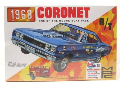 Dodge Coronet R/T Hardtop 1968 mit Anhänger Kunststoffbausatz 1:25 MPC Modell