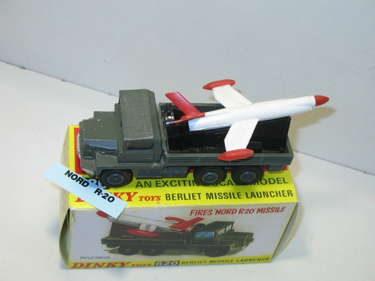 DINKY TOYS BERLIET GAZELLE véhicule militaire moulé sous pression 1/36