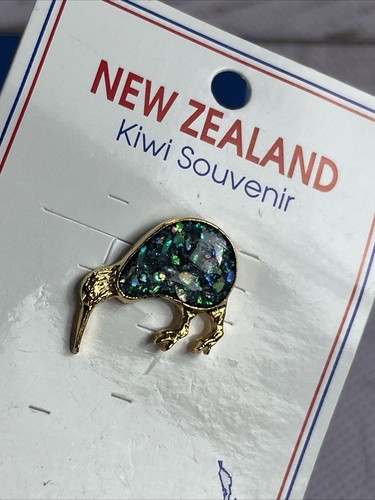 Vintage New Zealand Paua Abalone Shell Tiny Petite Kiwi Bird Brooch Or Pin - Picture 19 of 23