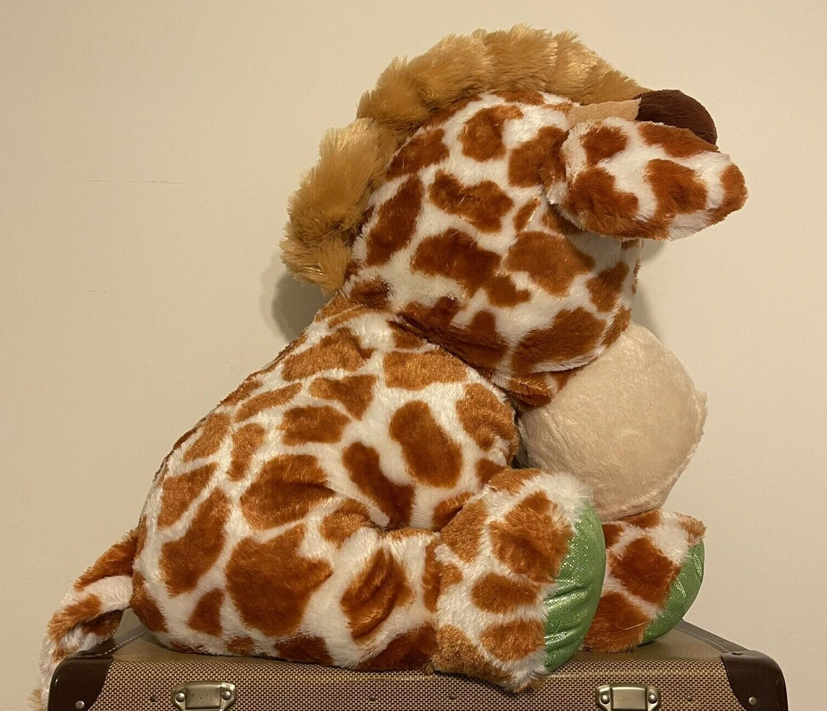 Giant giraffe plush • Magic Plush