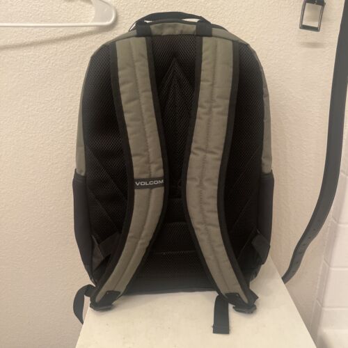Volcom Midline Backpack Olive Green Book Bag Laptop Sleeve NWT - Picture 3 of 5