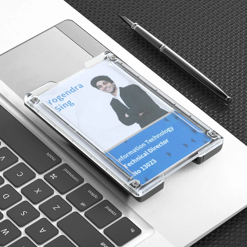 Porta Insignias, Porta Insignia de Identificación de Plástico Vertical/Duro con Cordón y Clip de Metal Foto 4 de 4