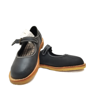 simple mary jane shoes