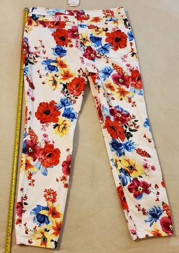 For the Republic Women's White Floral Jeans Style 6645091 Size 10 - Picture 6 of 6