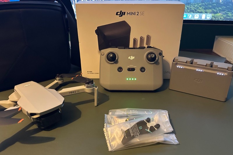 DJI Mini 2 SE Fly More Combo Camera Drone