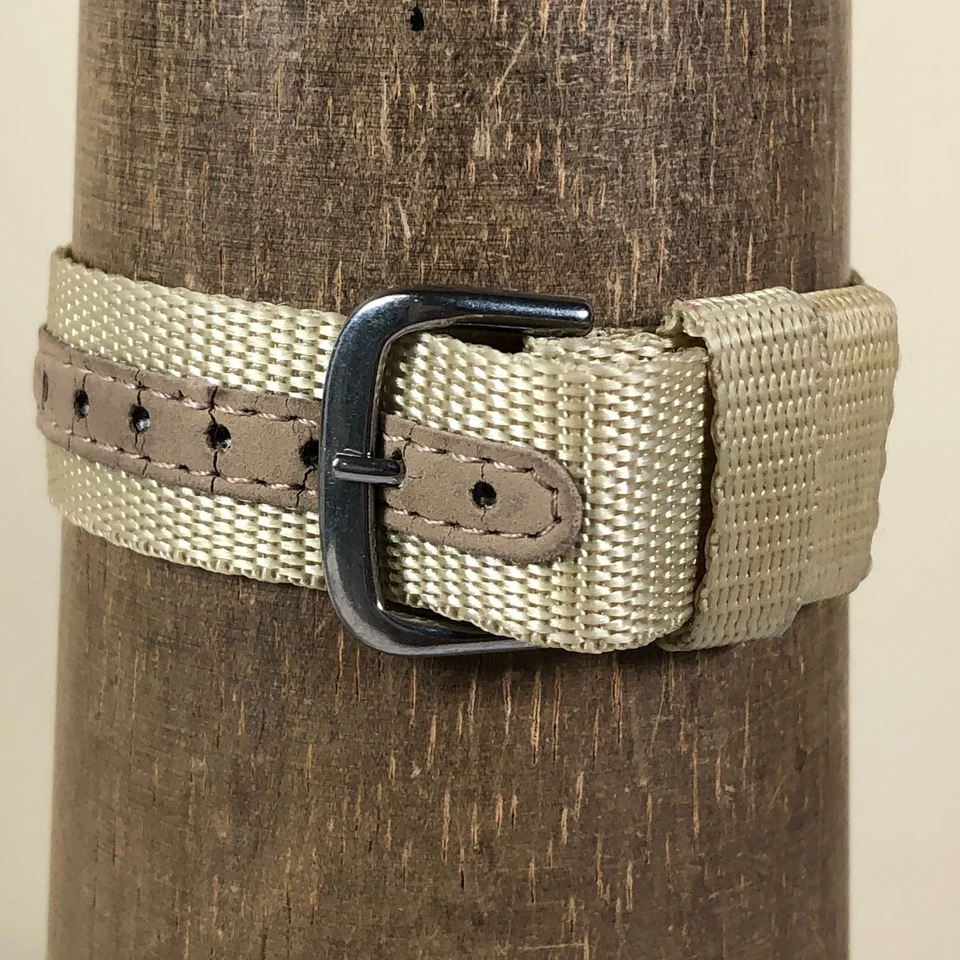 Reloj analógico de cuarzo con correa de nailon beige fecha militar del ejército suizo para hombre 7 3/4" Foto 4 de 4