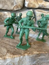 Vintage 1950s Louis Marx Army Men, 5 , Plastic, Set of 8, Green Men