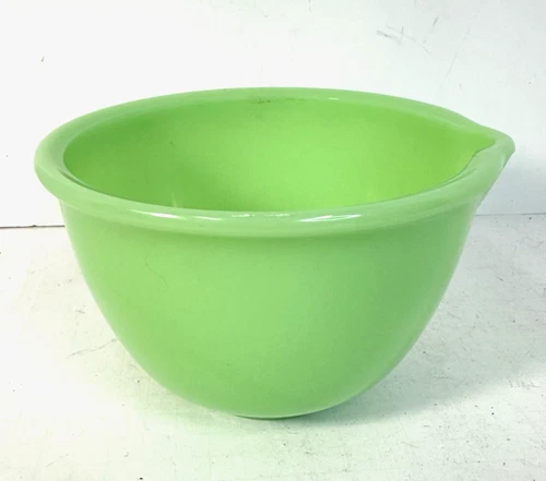 Sunbeam Vintage Jadeite Green Milk Glass Mixing Batter Bowl w Pour Spout GLOWS