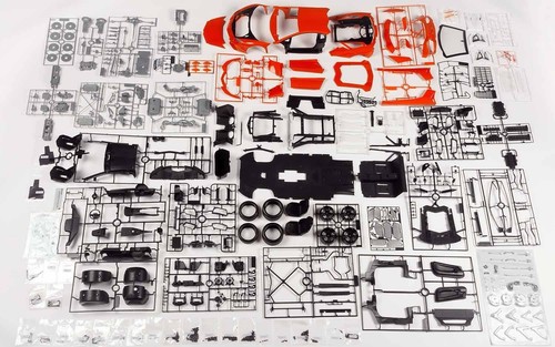 Pocher HK100 1/8 Scale Lamborghini Aventador Metallic Orange Model Kit (Sealed) - Picture 7 of 12