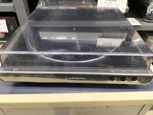 Audio-Technica AT-LP60X Vollautomatisch Plattenspieler Guter Zustand Benutzt