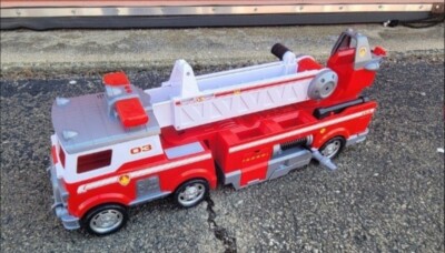 Paw Patrol Marshall's Ultimate Rescue Fire Truck Extendable Vehicle Firetruck