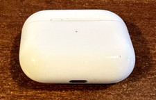 OEM Apple Airpods Pro MagSafe Charging Case Will only charge Airpods A2190