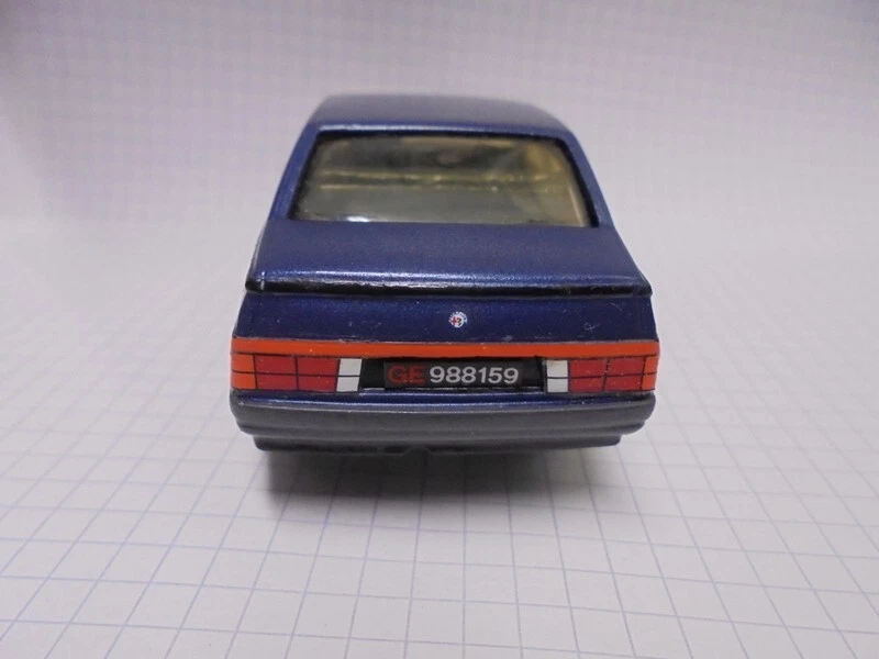 Alfa Romeo 75 berlina meri kits 1/43 metallo bianco kit obsoleto - Immagine 2 di 4