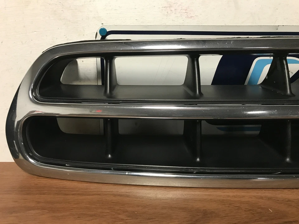 Parrilla Subaru Legacy Outback 2002 #144 *pestaña rota Foto 2 de 4