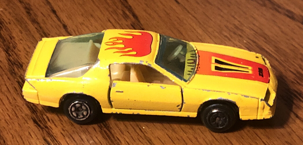 Vintage Loose Yatming diecast cars 1:64 Scale No. 1086 Camaro Z28