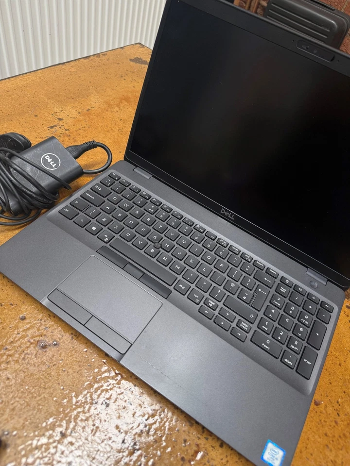 Dell Latitude 5500 · i5-8365U · 16GB · 237GB, photo 3 of 4