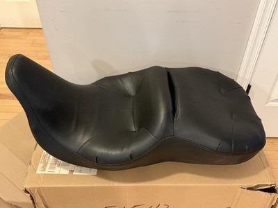 Sundowner Seat Harley OEM Sportster Wide Touring Deep Bucket 51542 NEW IN BOX