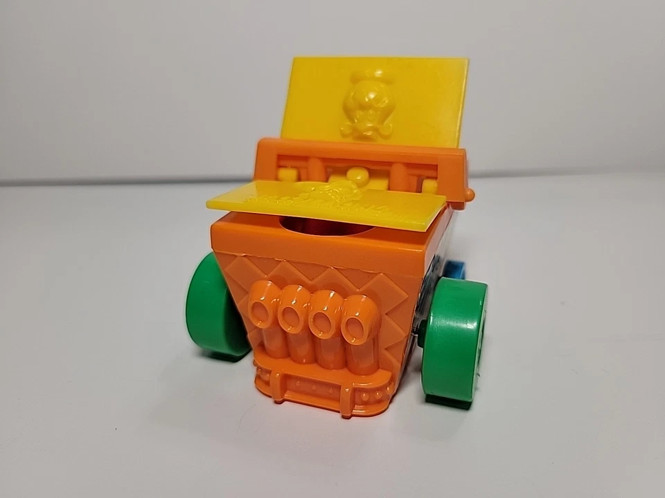 De colección 1999 Yogi Bear Picnic Cesta Wacky Racer 2.75" Figura Wendy's Vehículo de Carreras Foto 4 de 4