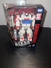 Transformers War for Cybertron Siege Ratchet Deluxe Class  Action Figure WFC