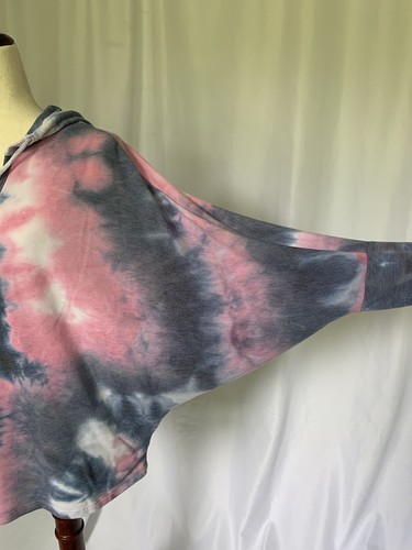 Fantastic Fawn Womens V-Neck Hoodie Multi Tie Dye, Medium - Picture 9 of 9