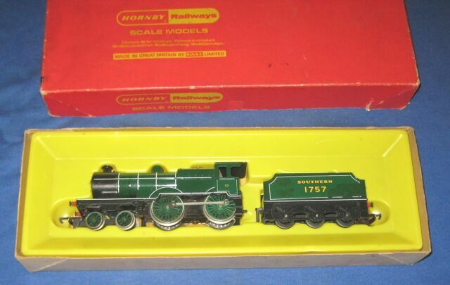second hand 00 gauge model railway sale