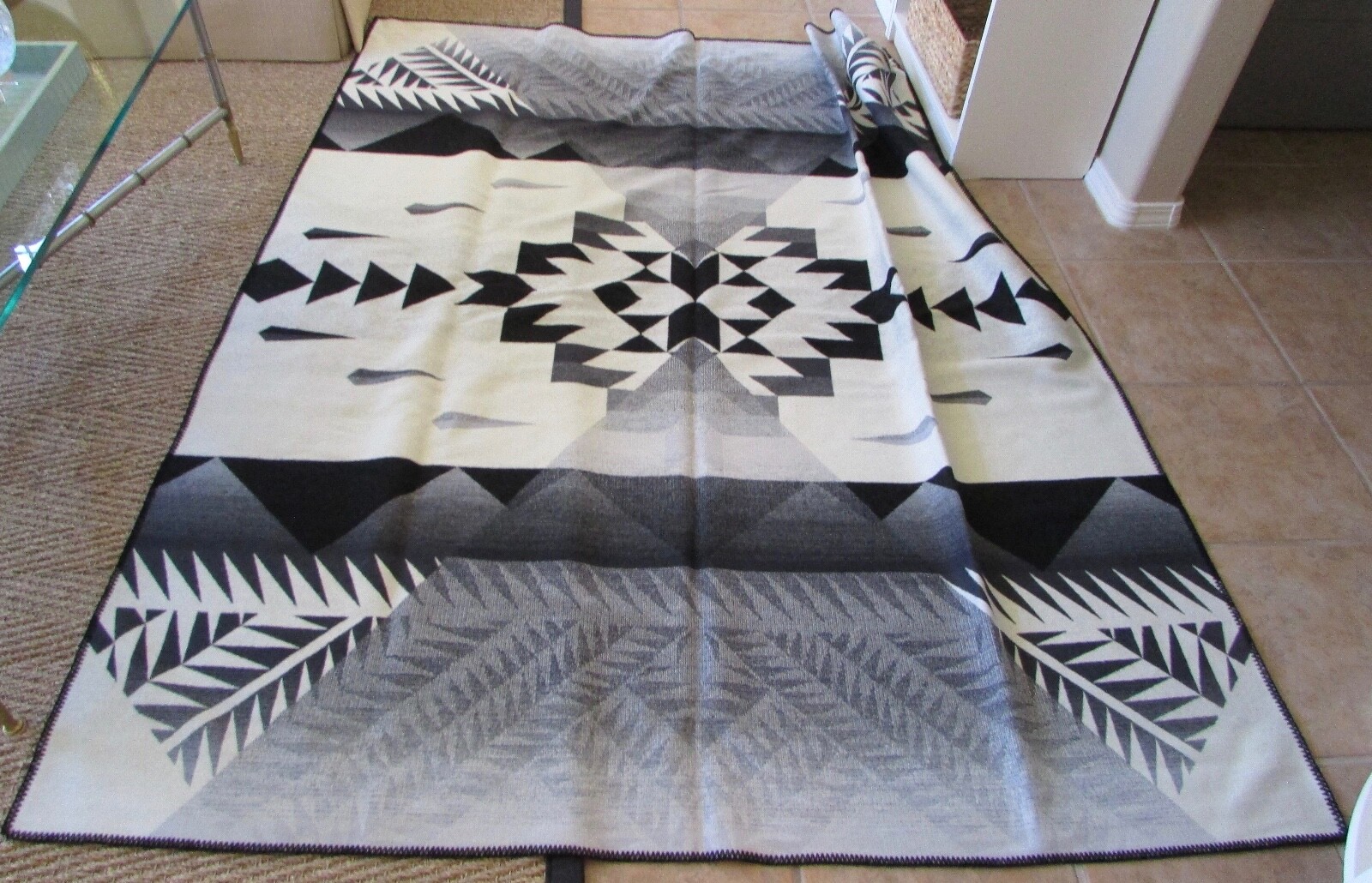 Pendleton Nike N7 Black/Gray Wool Jacquard Robe Blanket 64" x 80" NIB eBay