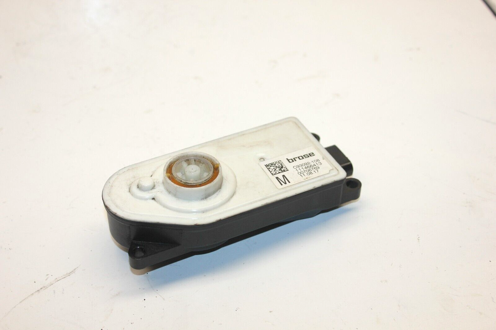 BMW 5 G30 G31 RADIATOR ACTIVE AIR FLAP ACTUATOR 111466413 c93092  