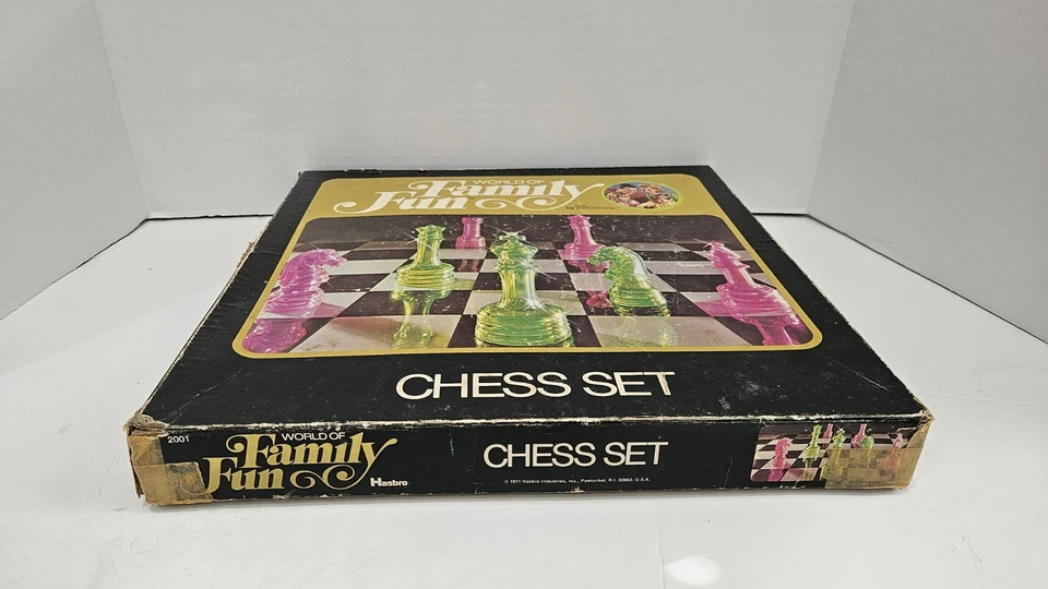 Vintage Chess Set Hasbro World Of Family Fun Game Clear Pink Green 1971 - Image 2 of 4