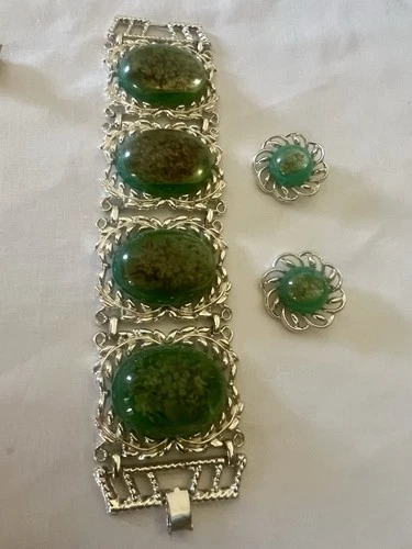 Vintage Green Costume Jewelry Bracelet And Clip On Earrings
