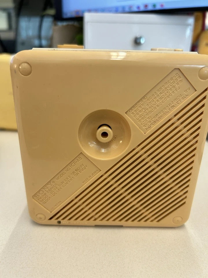 *RARE* Sony ICF-A8 Radio Alarm Clock w/ Rare Beige Clock Face - Image 3 of 4