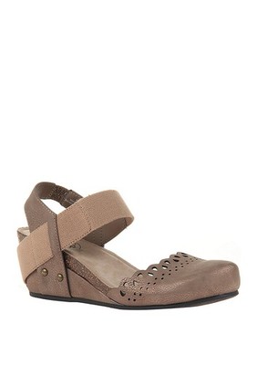 Hokus Pokus Wedge Sandals - Francheska in Brownstone 10M