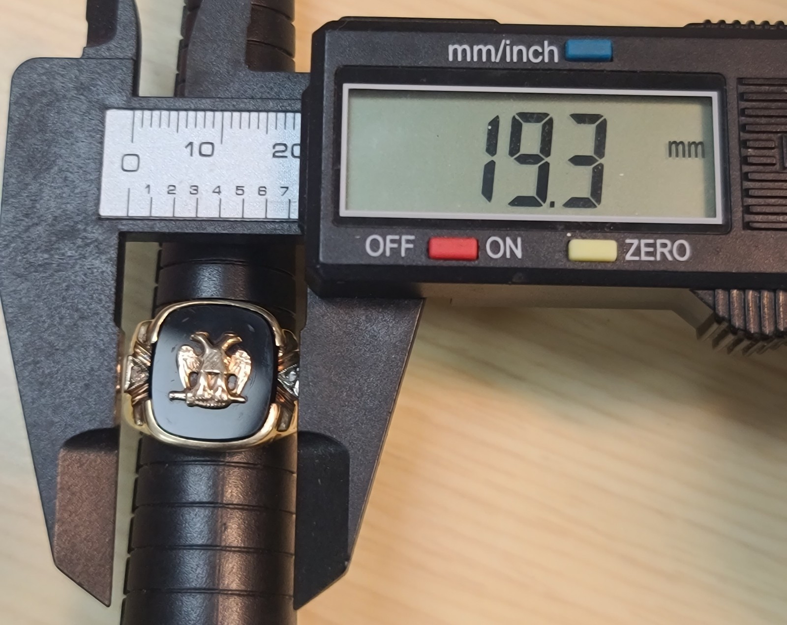 VTG 10k Solid Yellow Gold Double Eagle Ring 8.75s… - image 7